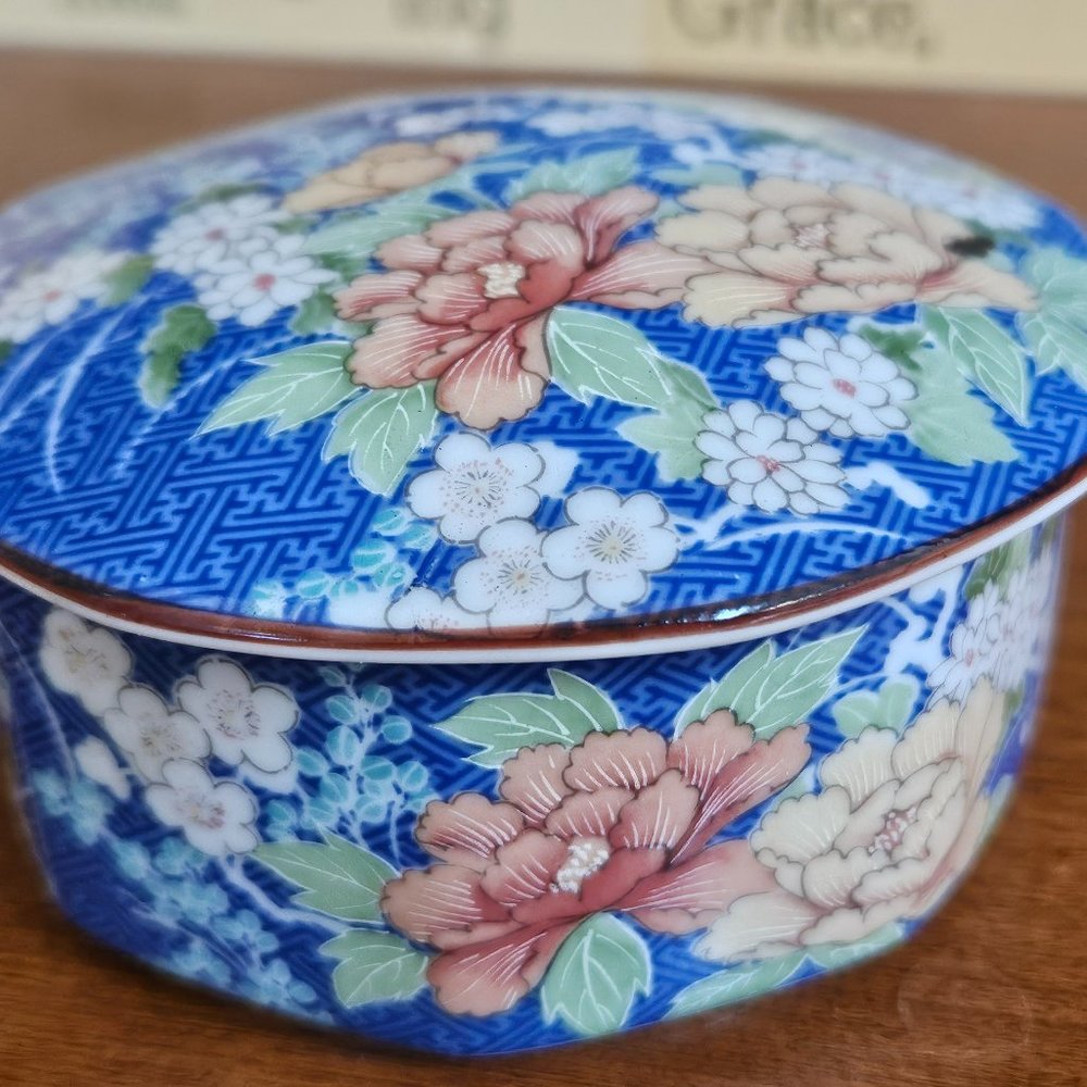 flowered round covered porcelain trinket dish stamped on bottom beautiful